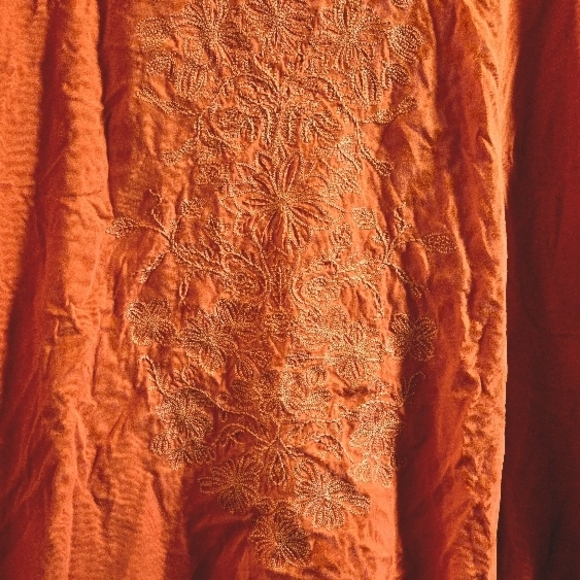 Laura Scott Coral Short Sleeve Tee - Picture 3 of 4